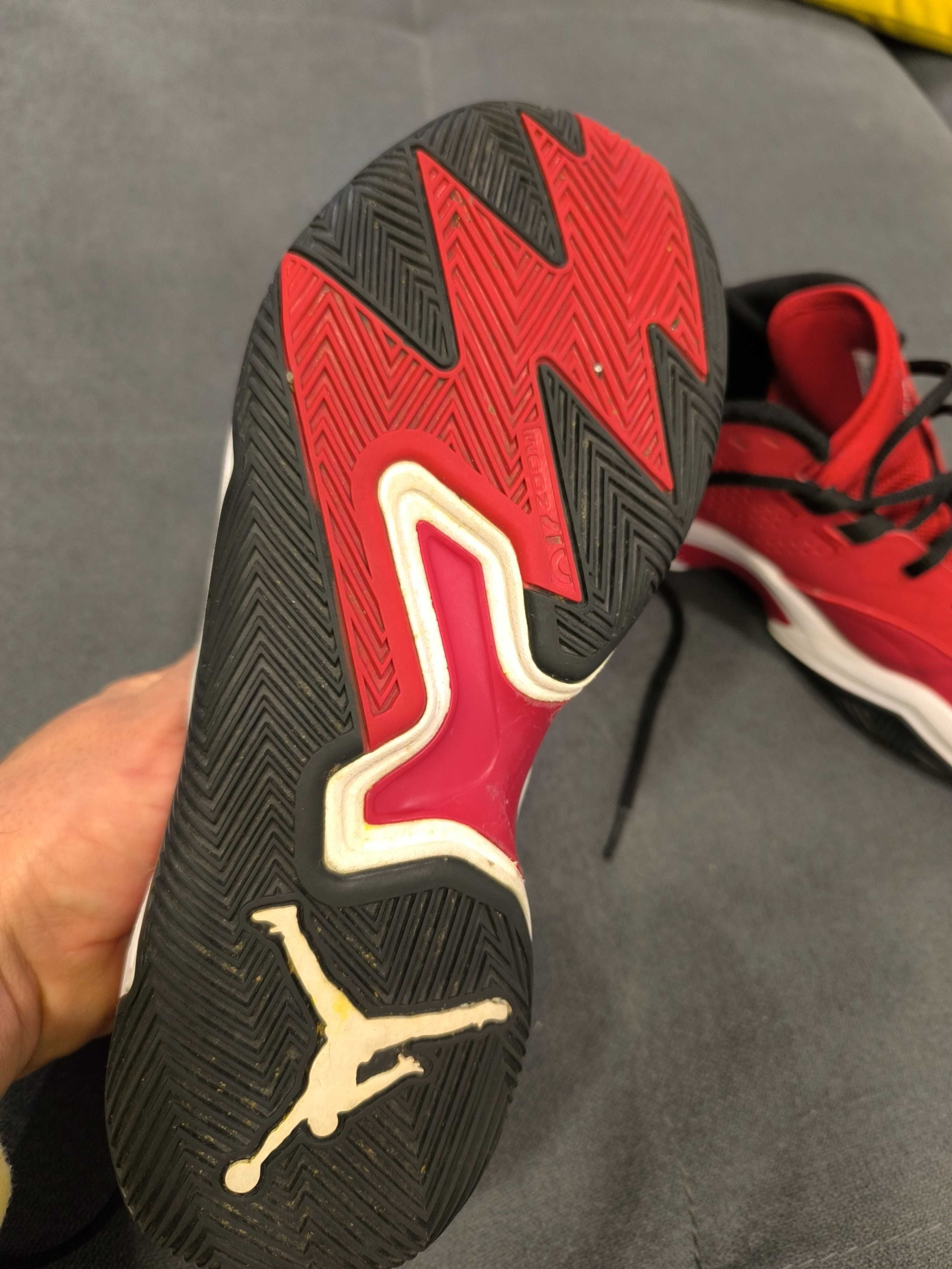 Продавам маратонки Джордан Jordan 43 номер