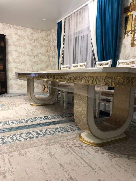 Стол в гостиную 3.5м