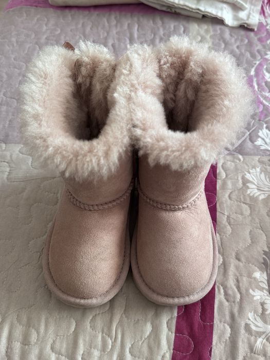 UGG fetite.
