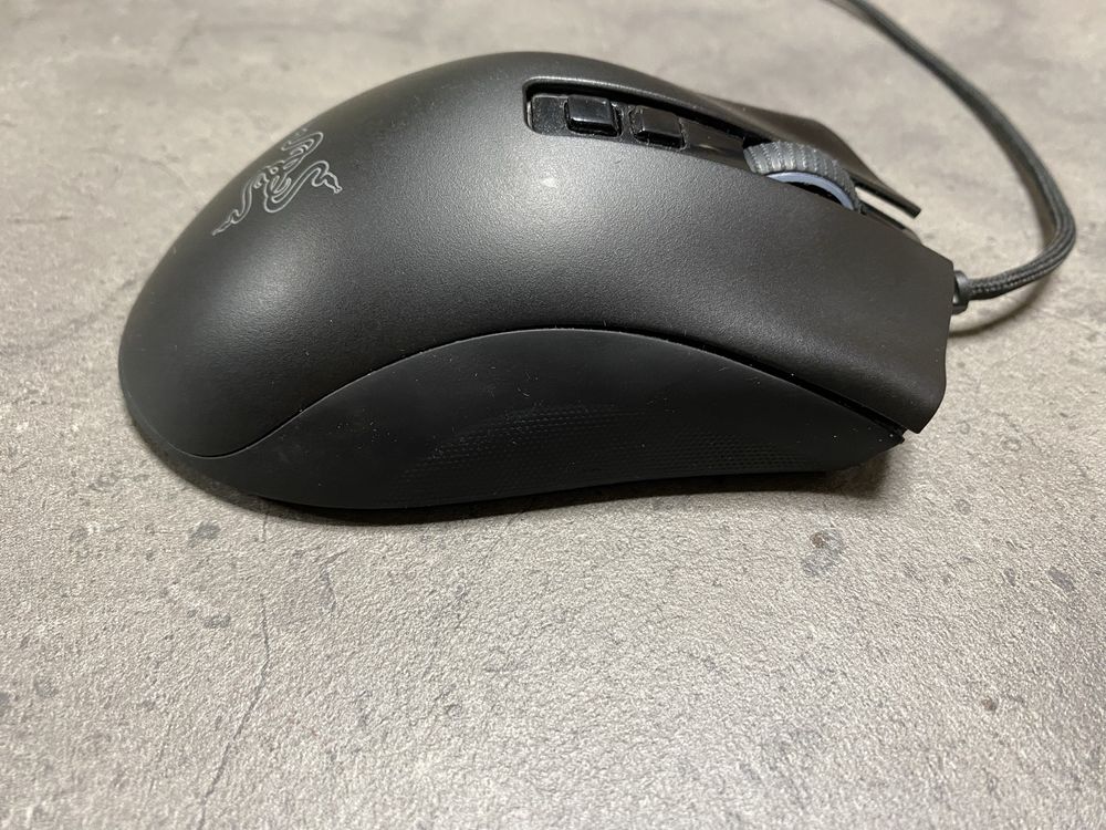 Геймърска мишка Razer DeathAdder V2 + Cougar Gaming Mouse Pad