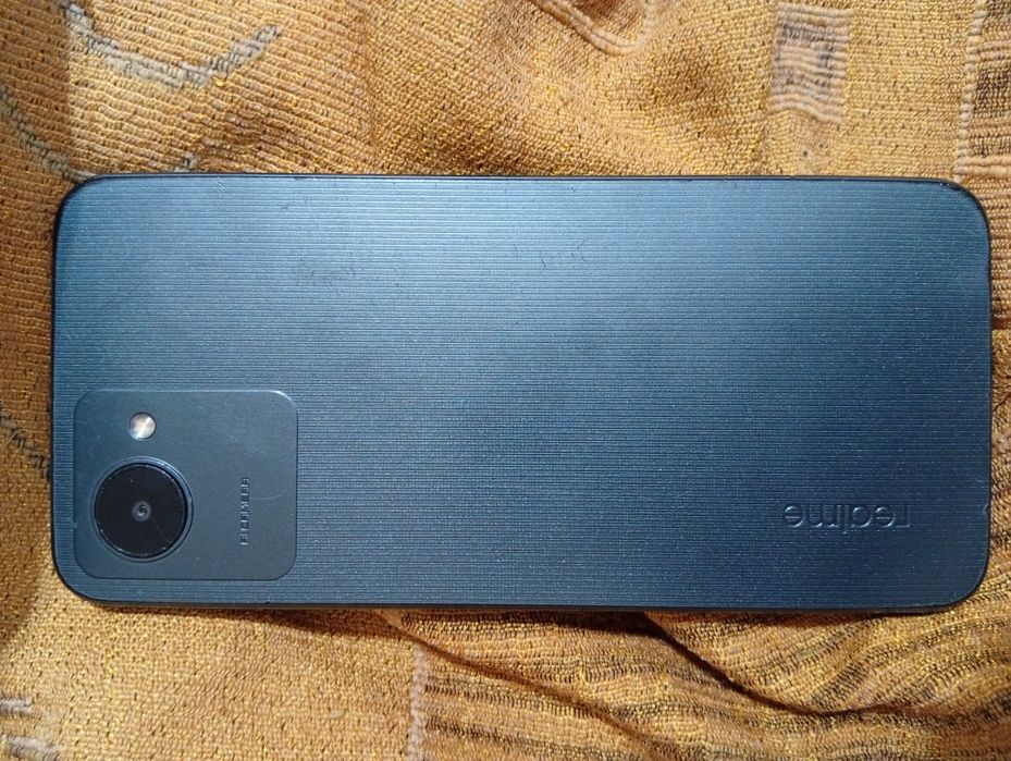 Продам Realmi C30
Внешние минусы на фото. В трещинах защитное стекRa