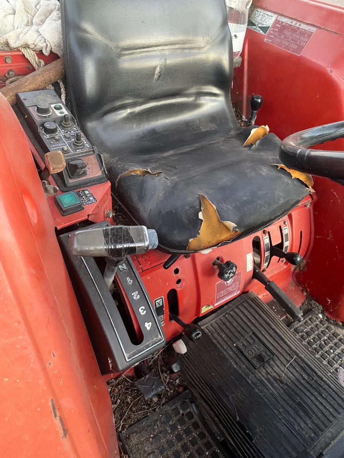 Продавам трактор Yanmar FX335