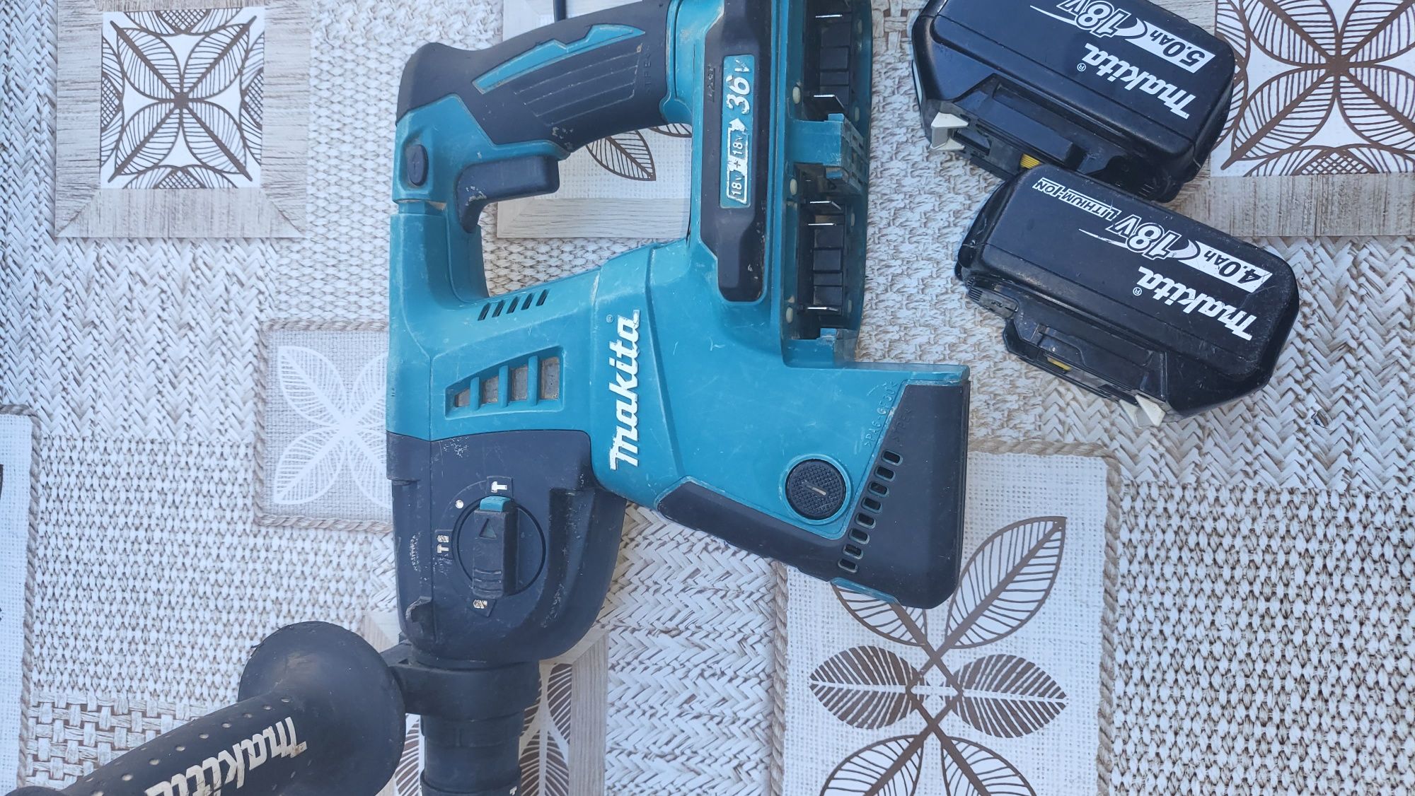 MAKITA  DHR 264 перфоратор