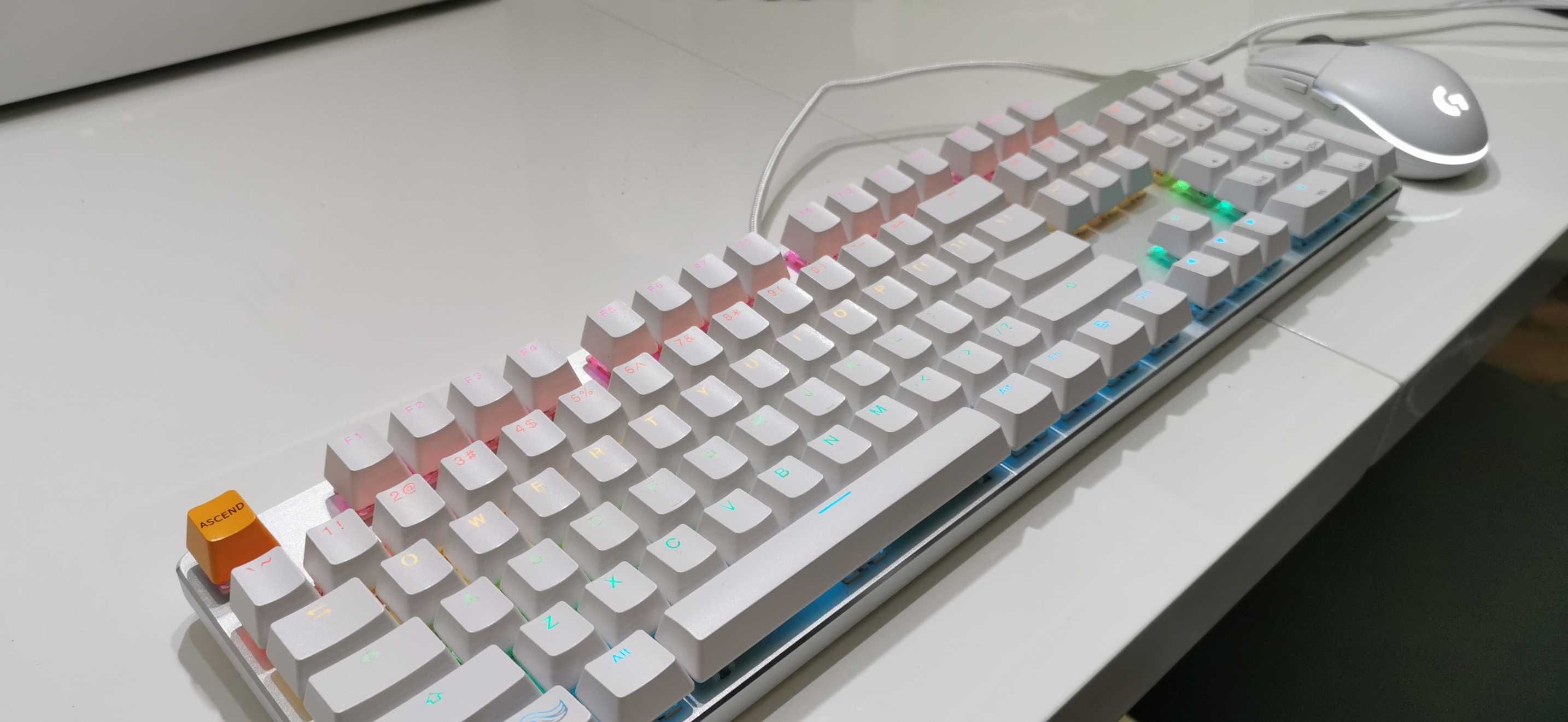 Клавиатура Glorious GMMK White ICE Edition + Мишка Logitech G102