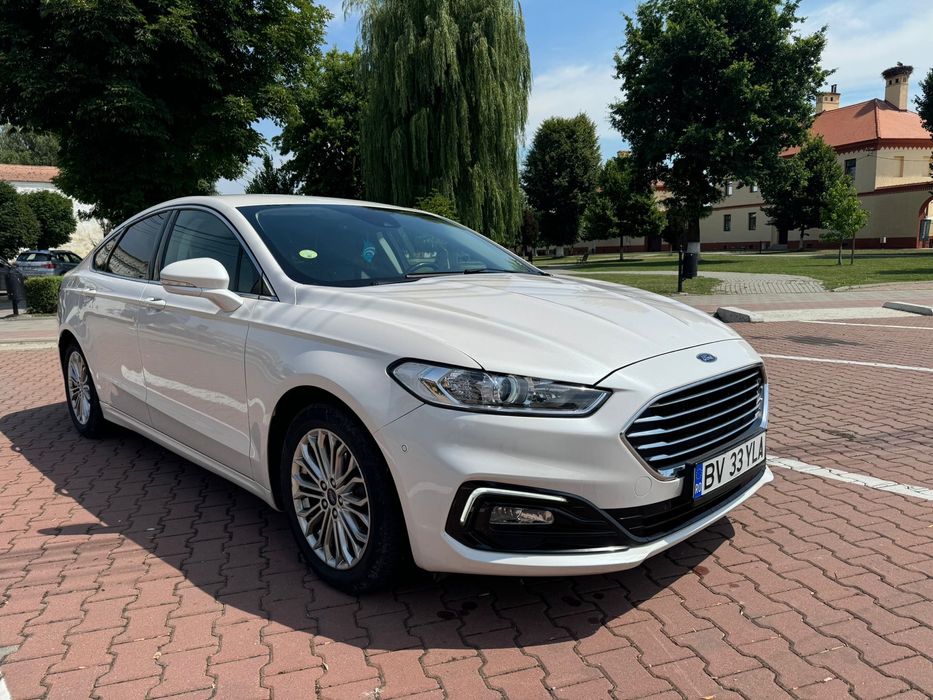 Vand/schimb cu ceva mai mic Ford Mondeo 2020