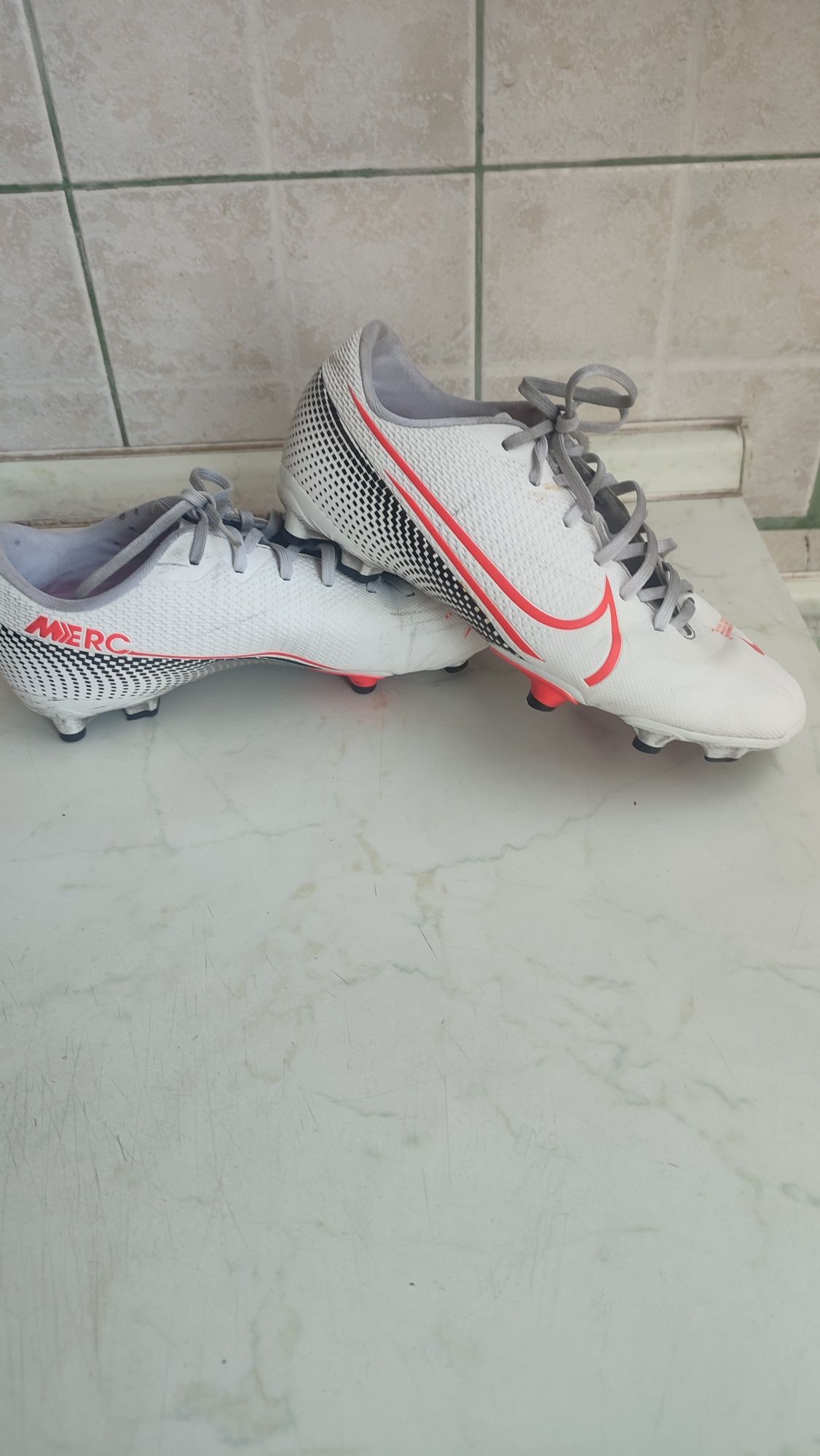 Nike Mercurial academy 37.5 номер