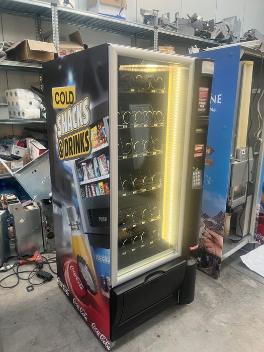 Вендинг автомат Снаки
