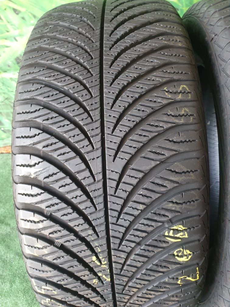 235 55 17 m+s goodyear allseason