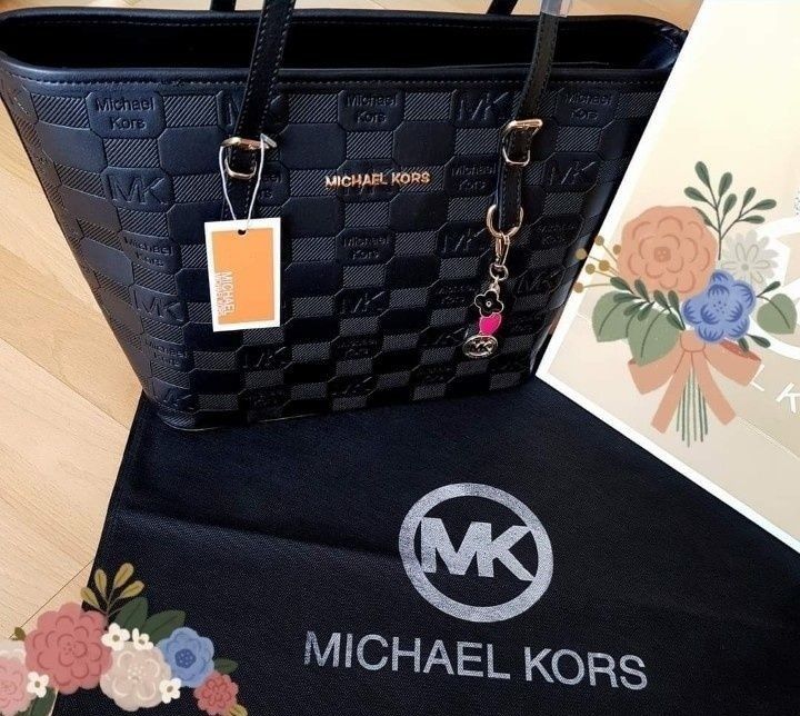 Geanta MK,logo metalic auriu, saculet, etichetă