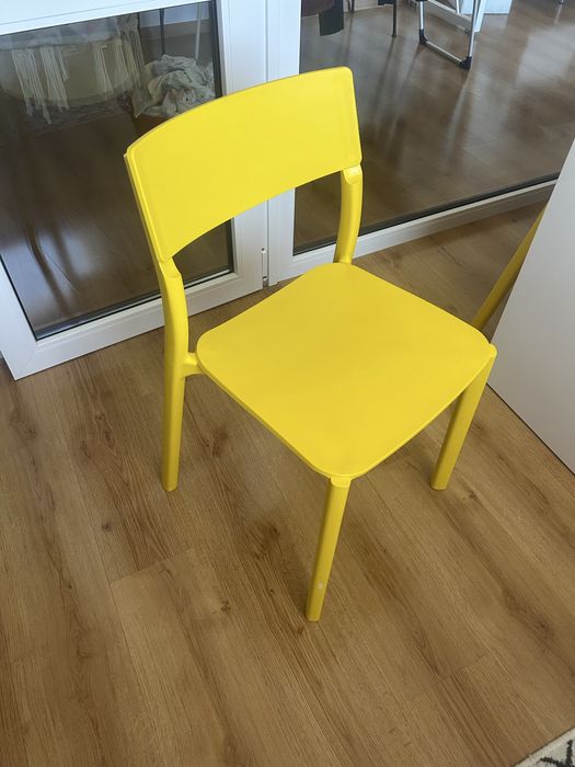 Vand scaune in stare foarte buna ca noi