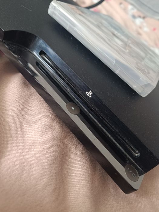 Se vinde PlayStation 3