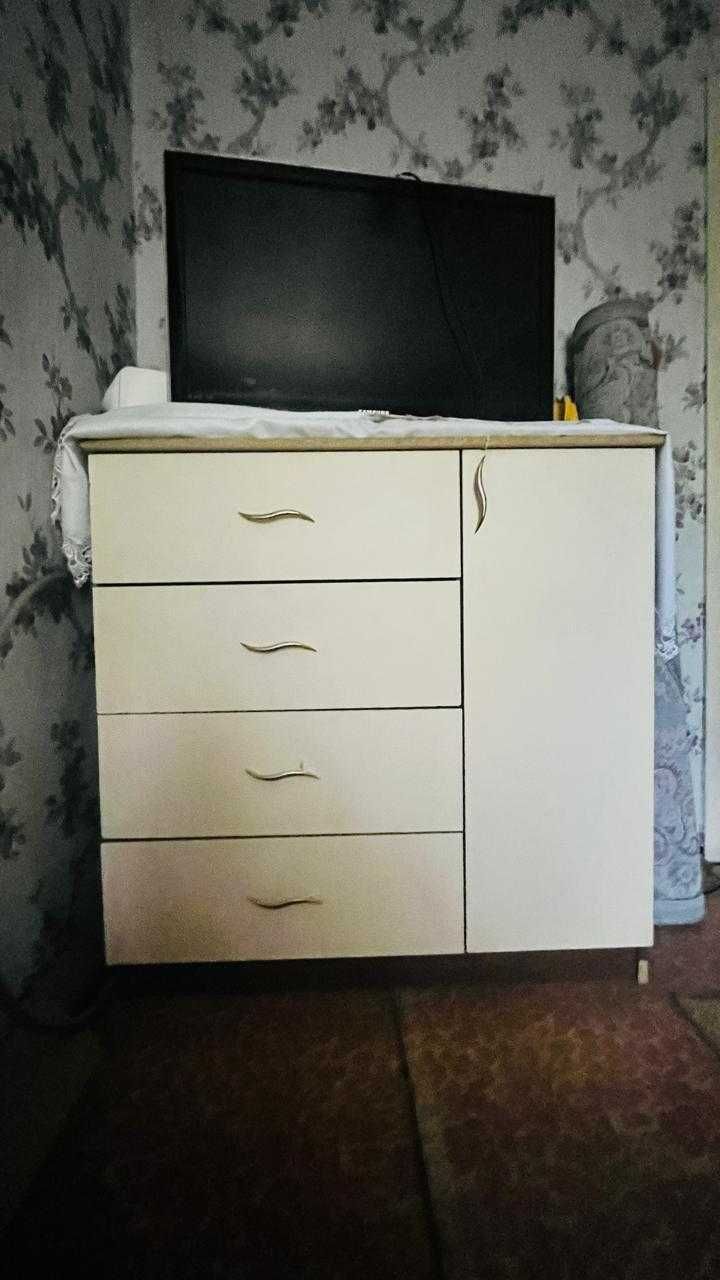 стол компьютерный, комод