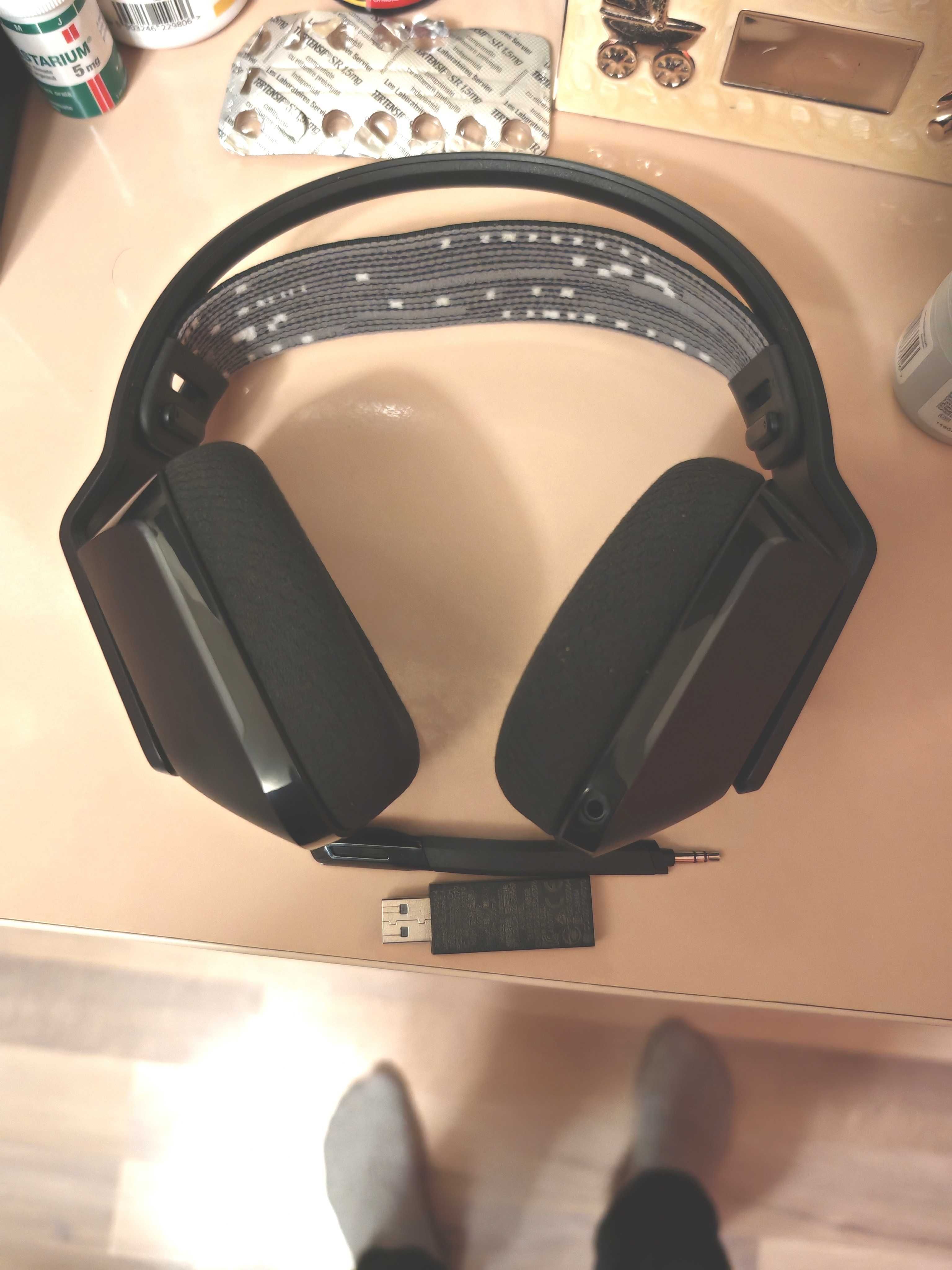 Vând căști Logitech g733 wireless