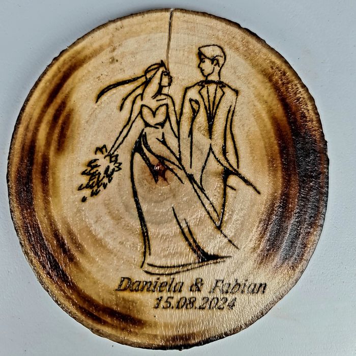 Mărturii gravate pe felii de lemn de salcâmm