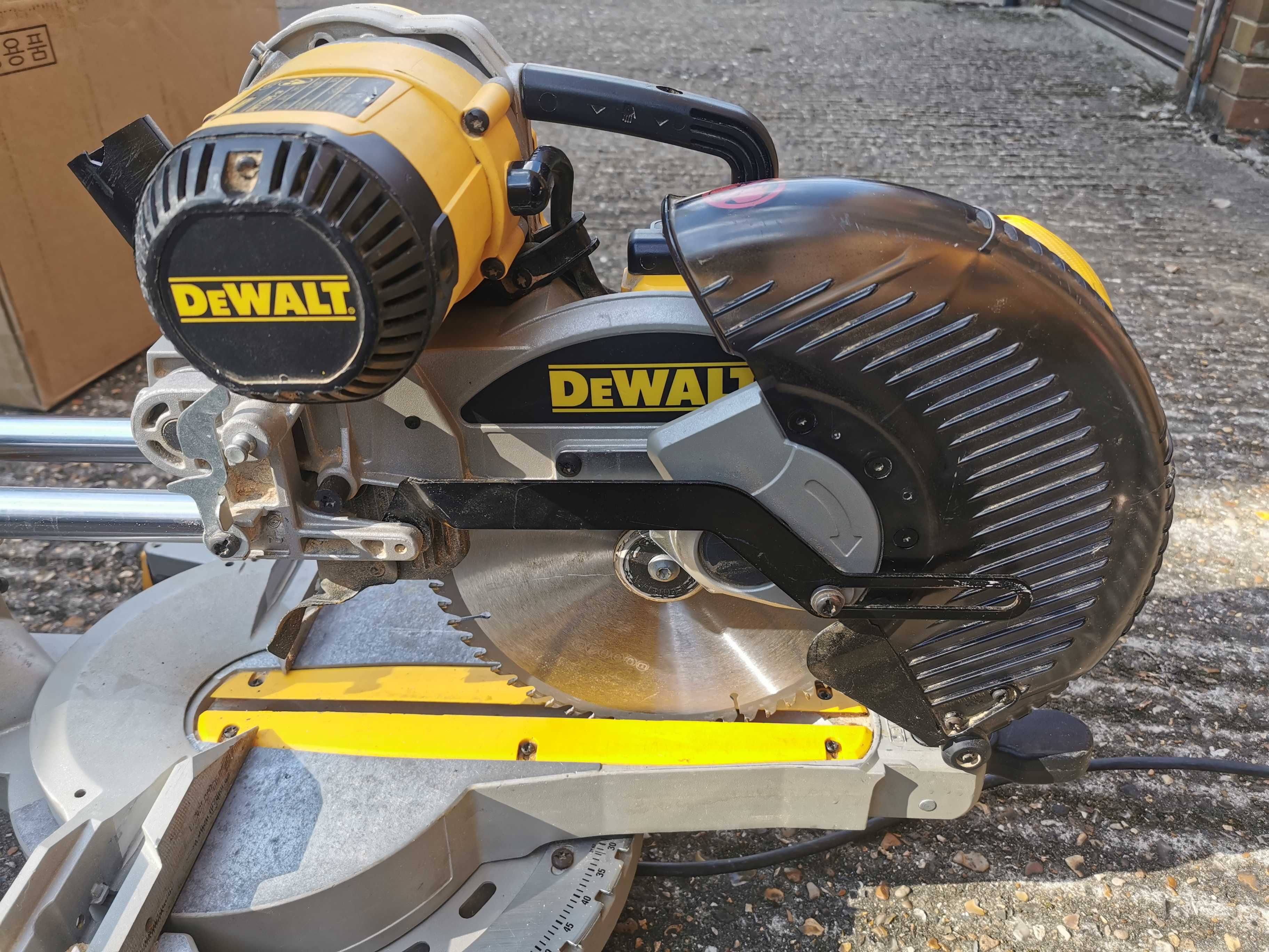Потапящ Циркуляр пендула Dewalt Dw717 XPS