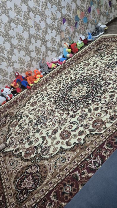 Продаётся ковёр производство Индия
