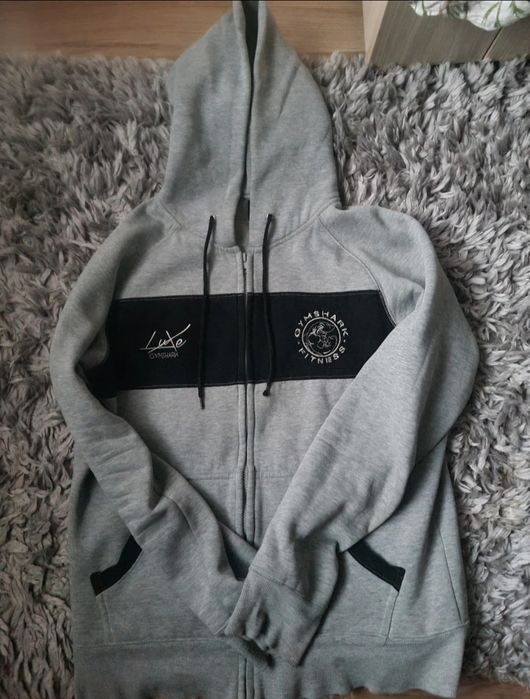 Vând hanorac gymshark