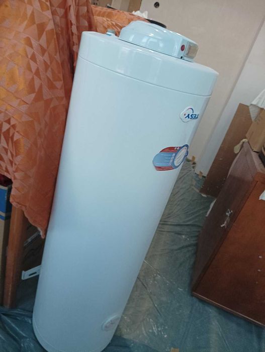 Продавам работещ малко използван бойлер Tesy 80 Л.