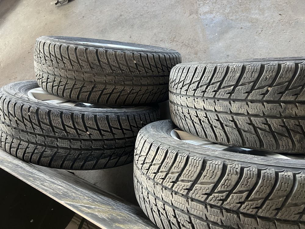 Nokian 225/60/17 зимни 4.бр.