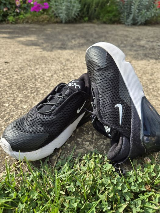 Маратонки Nike Air Max 270