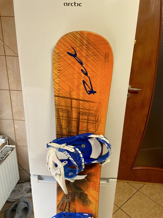 Placa  snowboard 155 cm cu legaturi