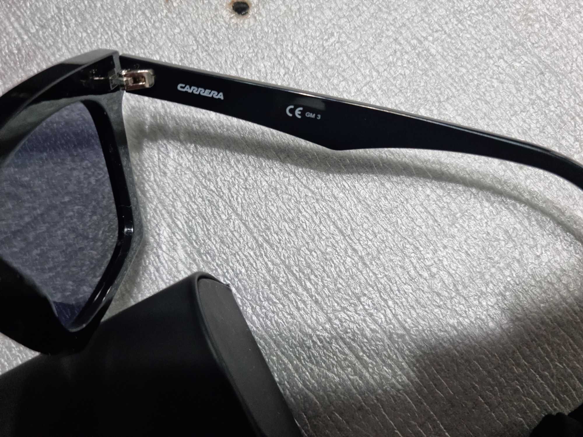 Ochelari soare CARRERA unisex, polarizati, negri cu lentile gri.