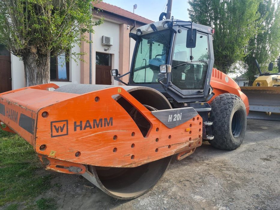 Inchiriere trusa pentru terasamente Autogreder si Compactor