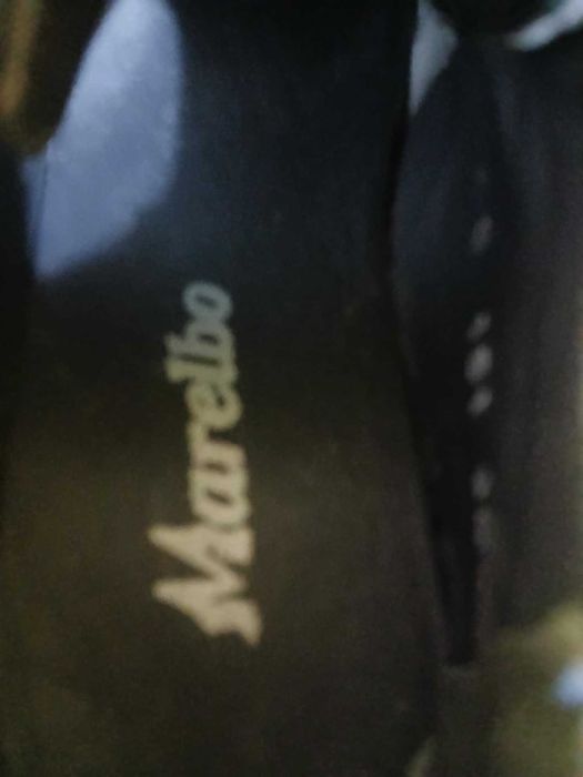 vând pantofi bleumarin pentru băiat