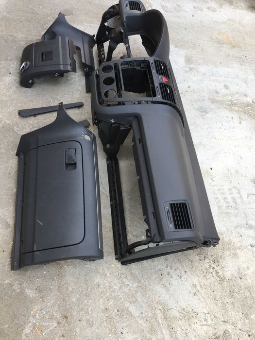 Plansa de bord vw golf 5