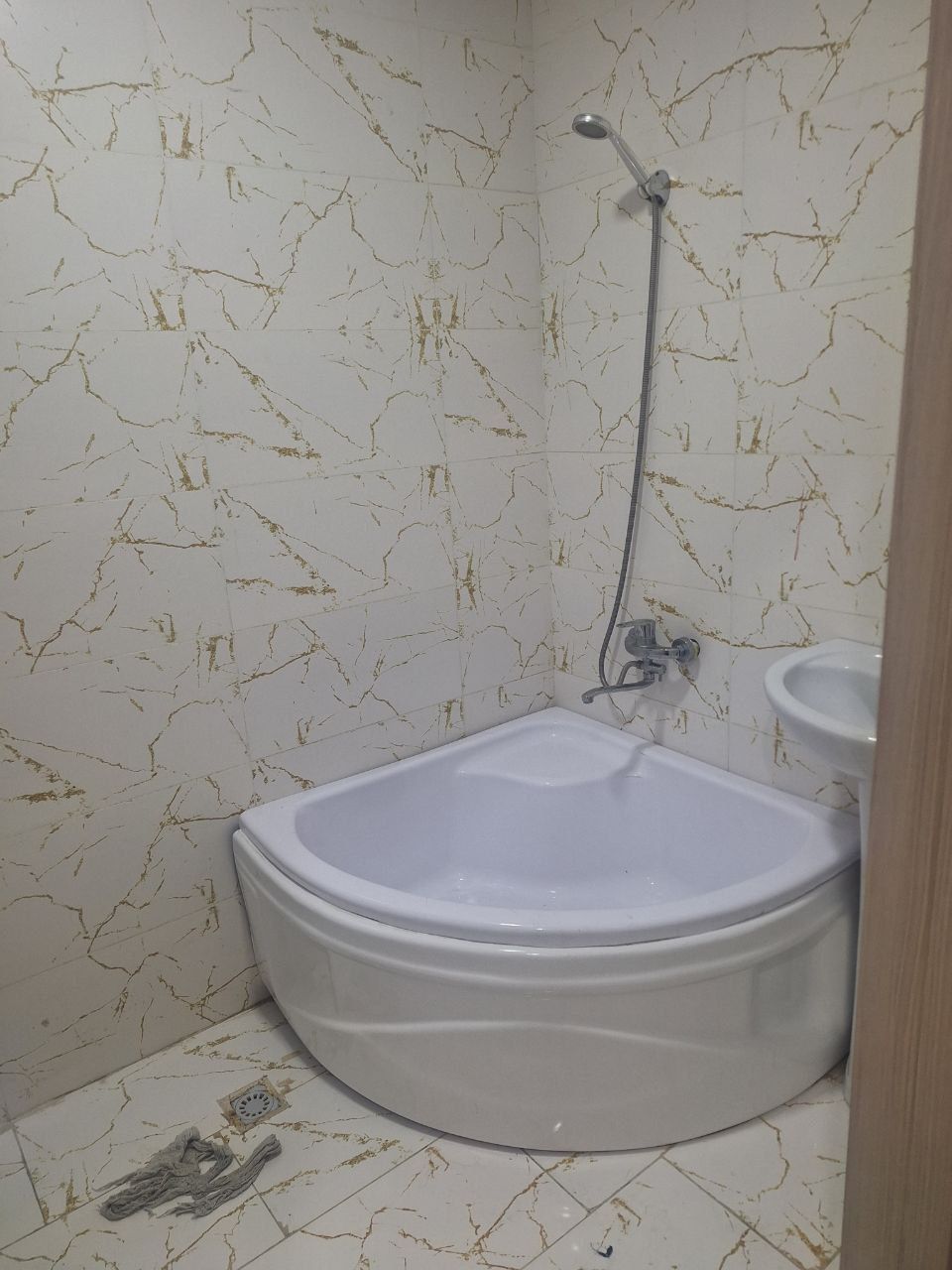 Motrid 2 xonali ijaraga beriladi