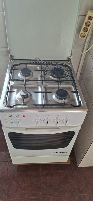 Vând aragaz si hota