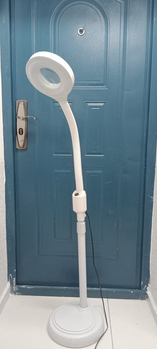 Косметологическая лупа