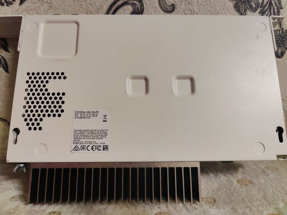 Маршрутизатор Mikrotik CCR2004-16G-2S+PC (10/100/1000 Base-TX (1000 мб