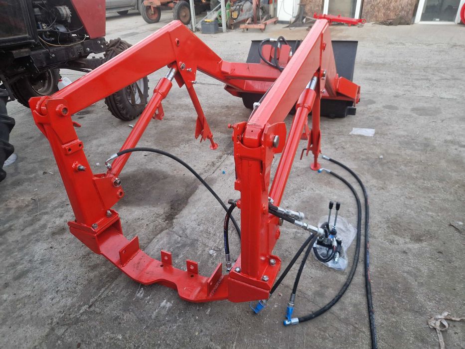 Incarcator frontal pentru tractor U650