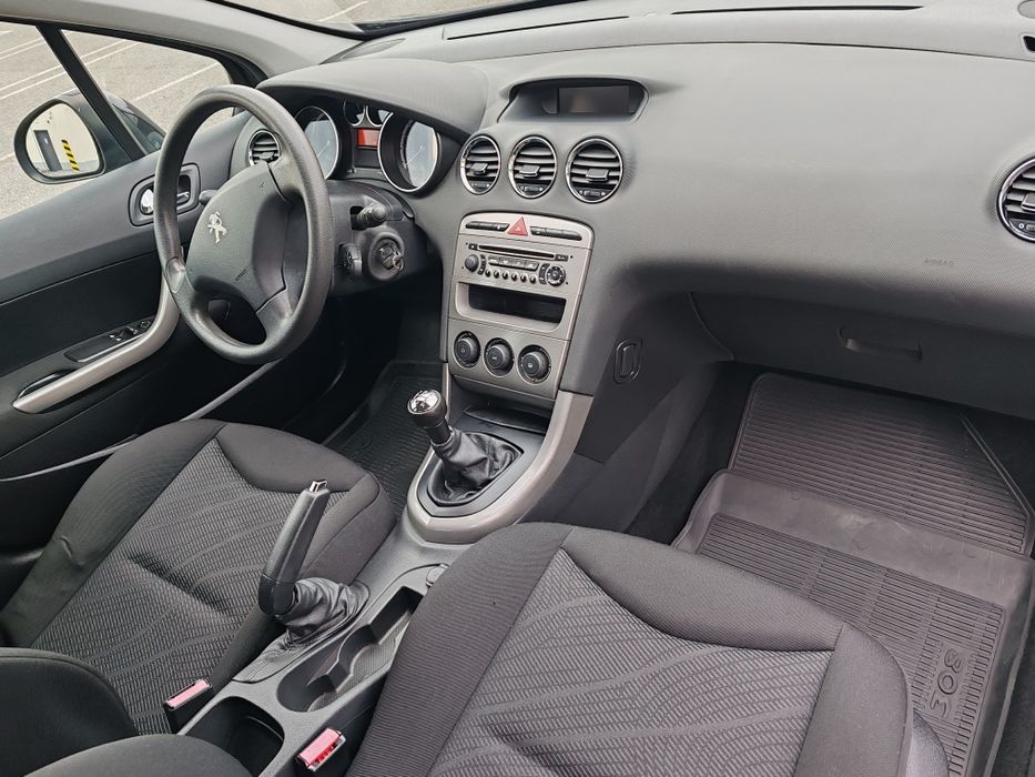 Vând PEUGEOT. 308.  1.4 benzina EURO 5