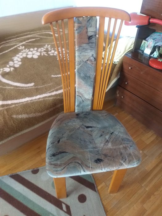 Трапезни столове