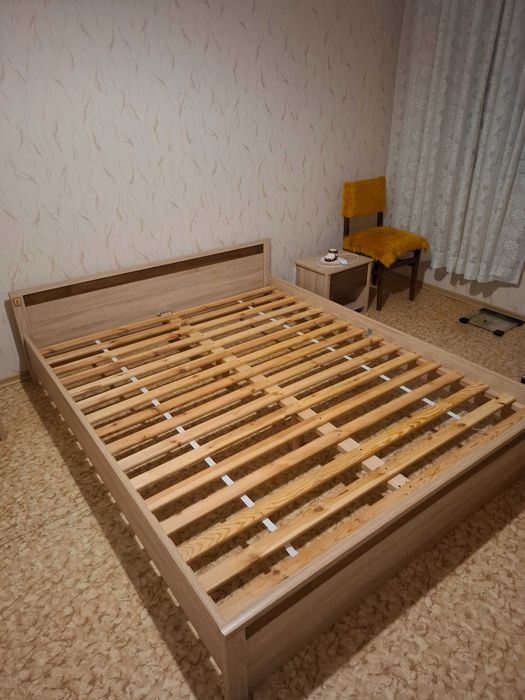спалня за матрак 160/200