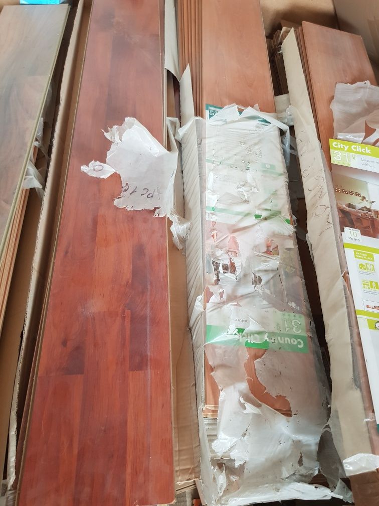 Vand parchet melaminat sunt nefolosite