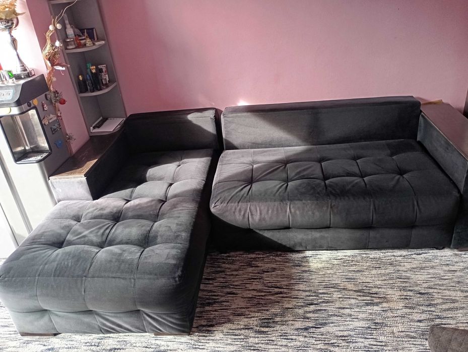 Ъглов диван в много добро състояние-250/158см -350 лв