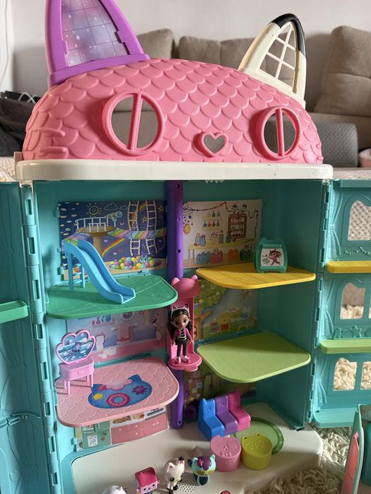 Casuta de papusi a lui Gabby