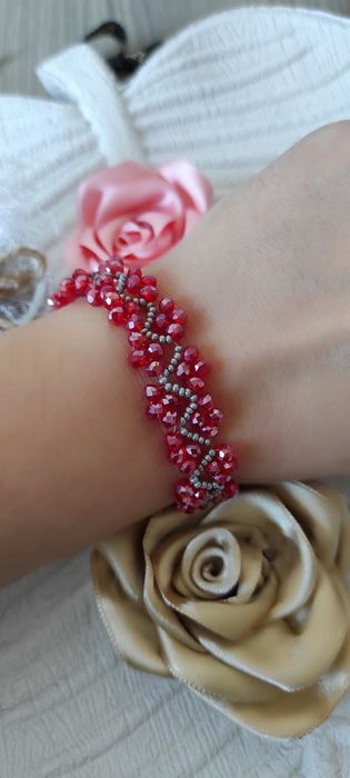 Ръчно изработени гривни от стъклени мъниста