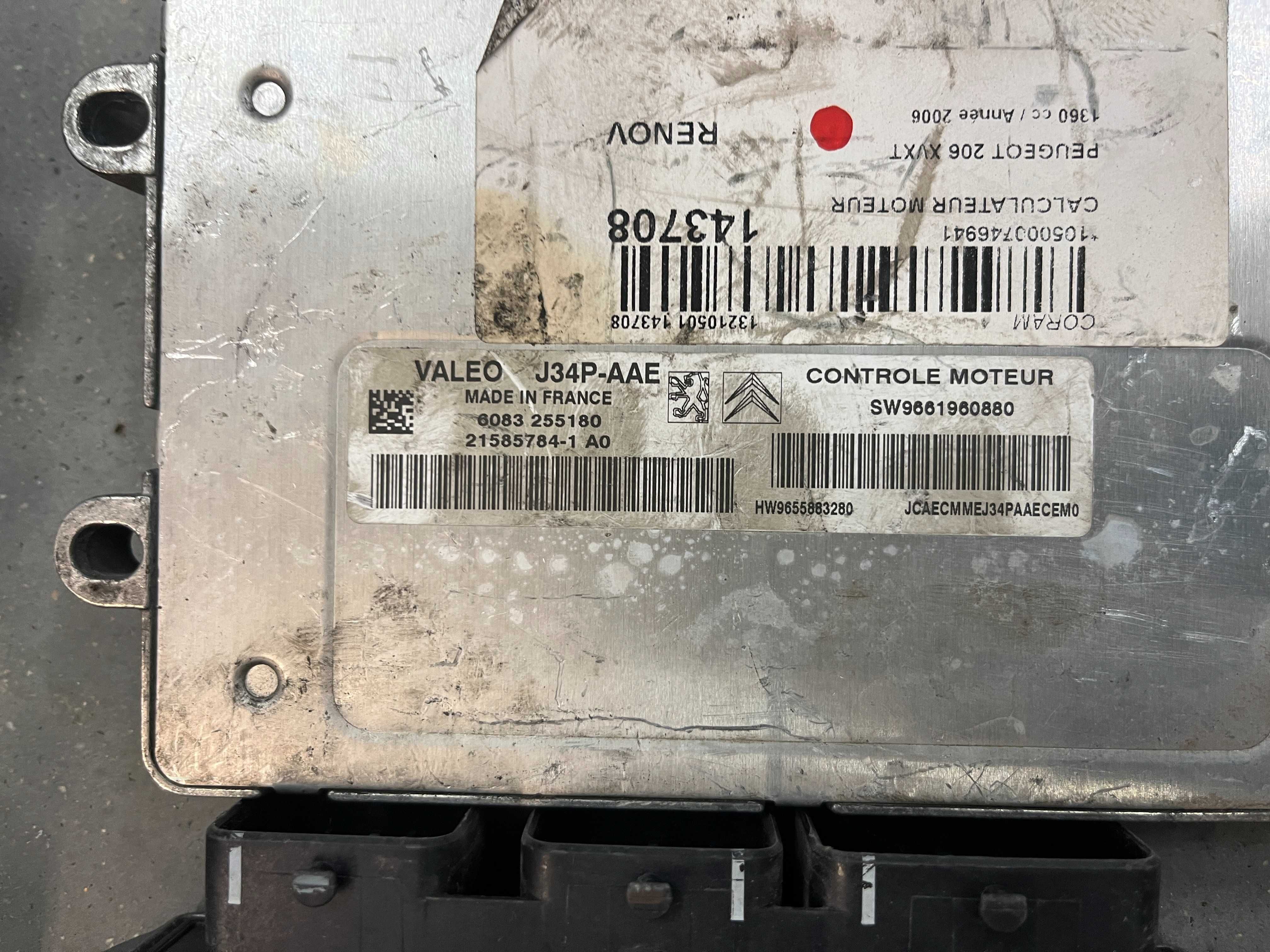 Компютър двигател ECU VALEO ВАЛЕО J34P V34.1 J34P-AAE Peugeot Citroen