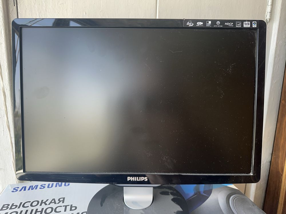 Монитор philips 19