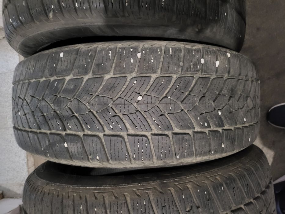 Anvelope iarna 215 60 17