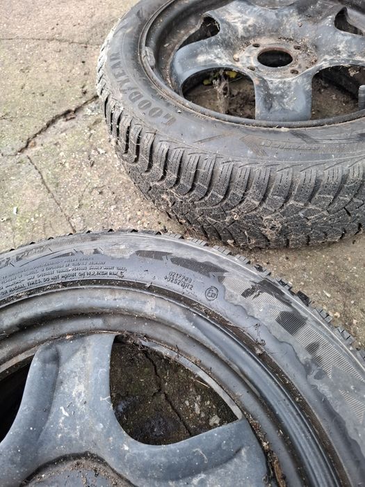 Два броя зимни гуми Гудиар ултра грип 16ки