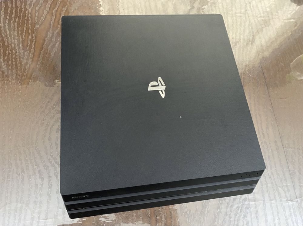 Продается playstation 4 pro