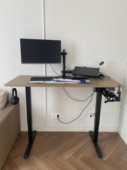 Компьютерный стол с подъемным механизмом RITMIX