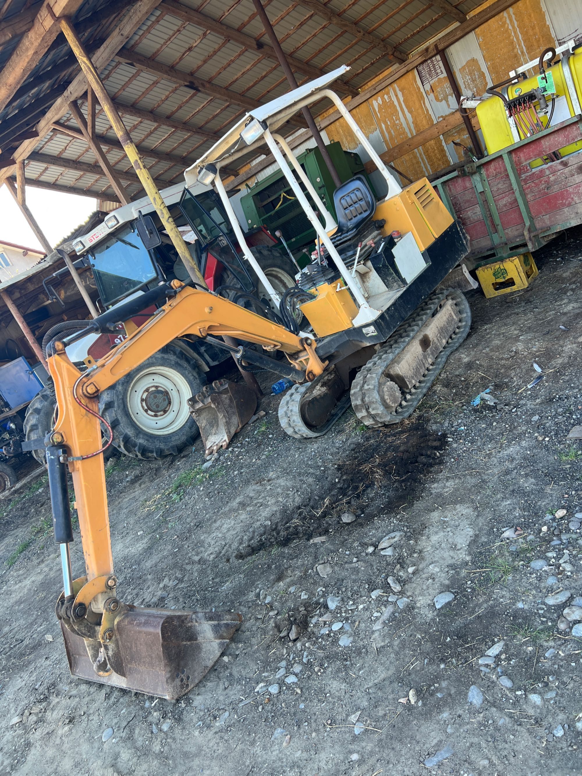 Prestări servicii /lucrări săpături cu miniexcavator  2.5t si 1.5t