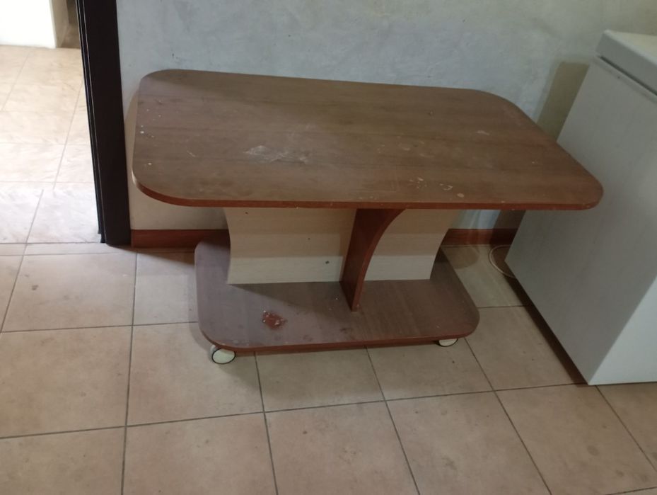 Журнальный столик