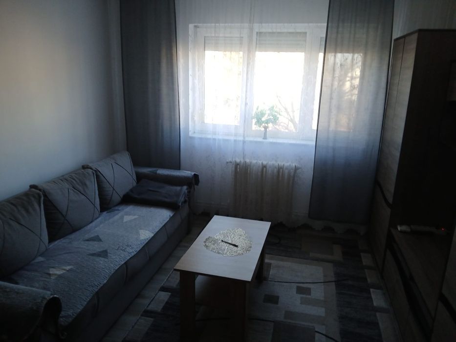 Persoana fizica inchiriez apartament cu doua camere in deva ,merasti